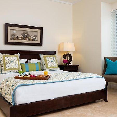 West Bay Club Hotel Грейс Бей Екстериор снимка