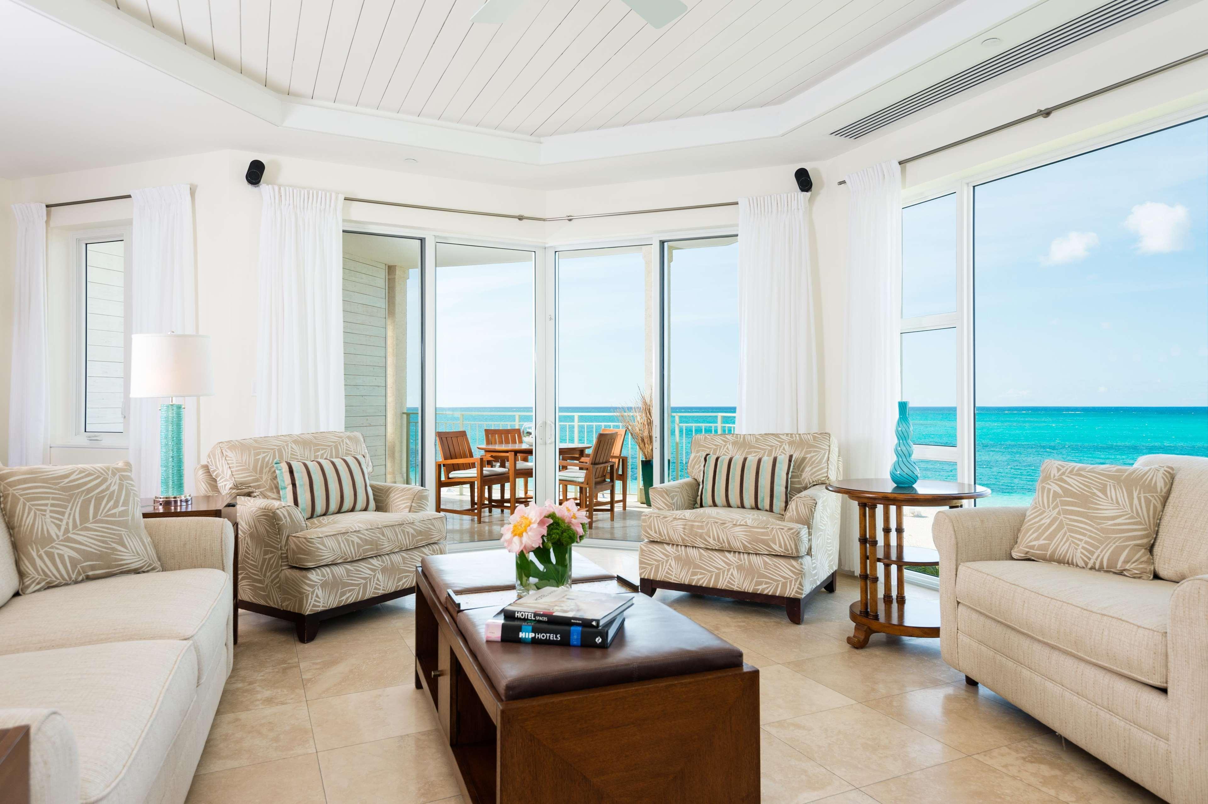 West Bay Club Hotel Грейс Бей Екстериор снимка