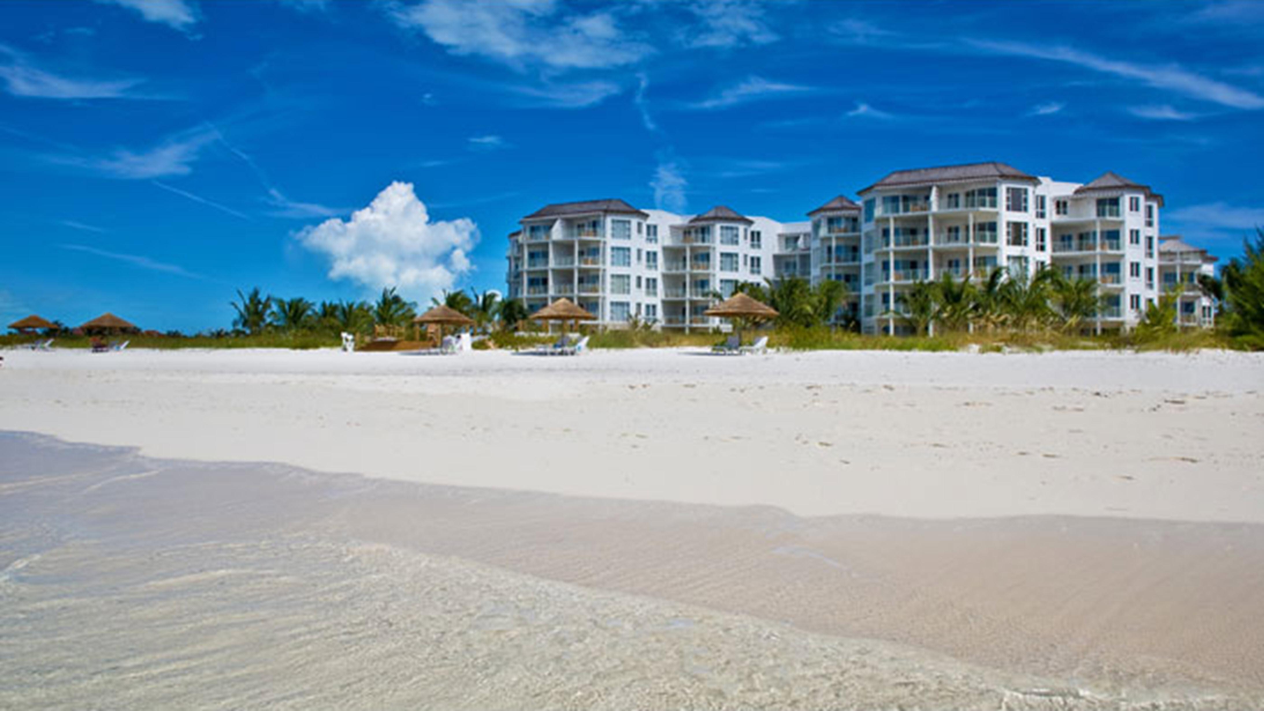 West Bay Club Hotel Грейс Бей Екстериор снимка
