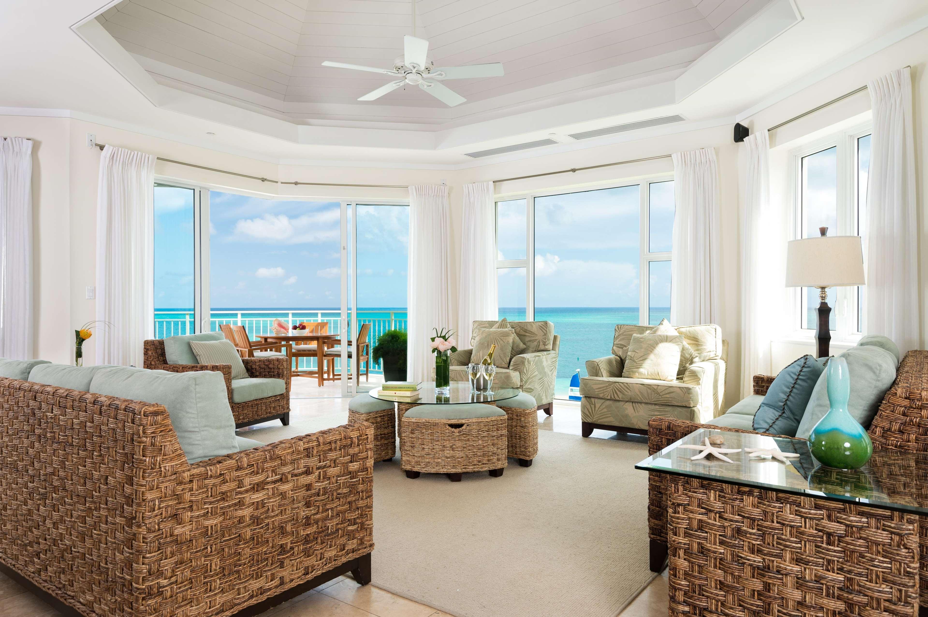 West Bay Club Hotel Грейс Бей Екстериор снимка