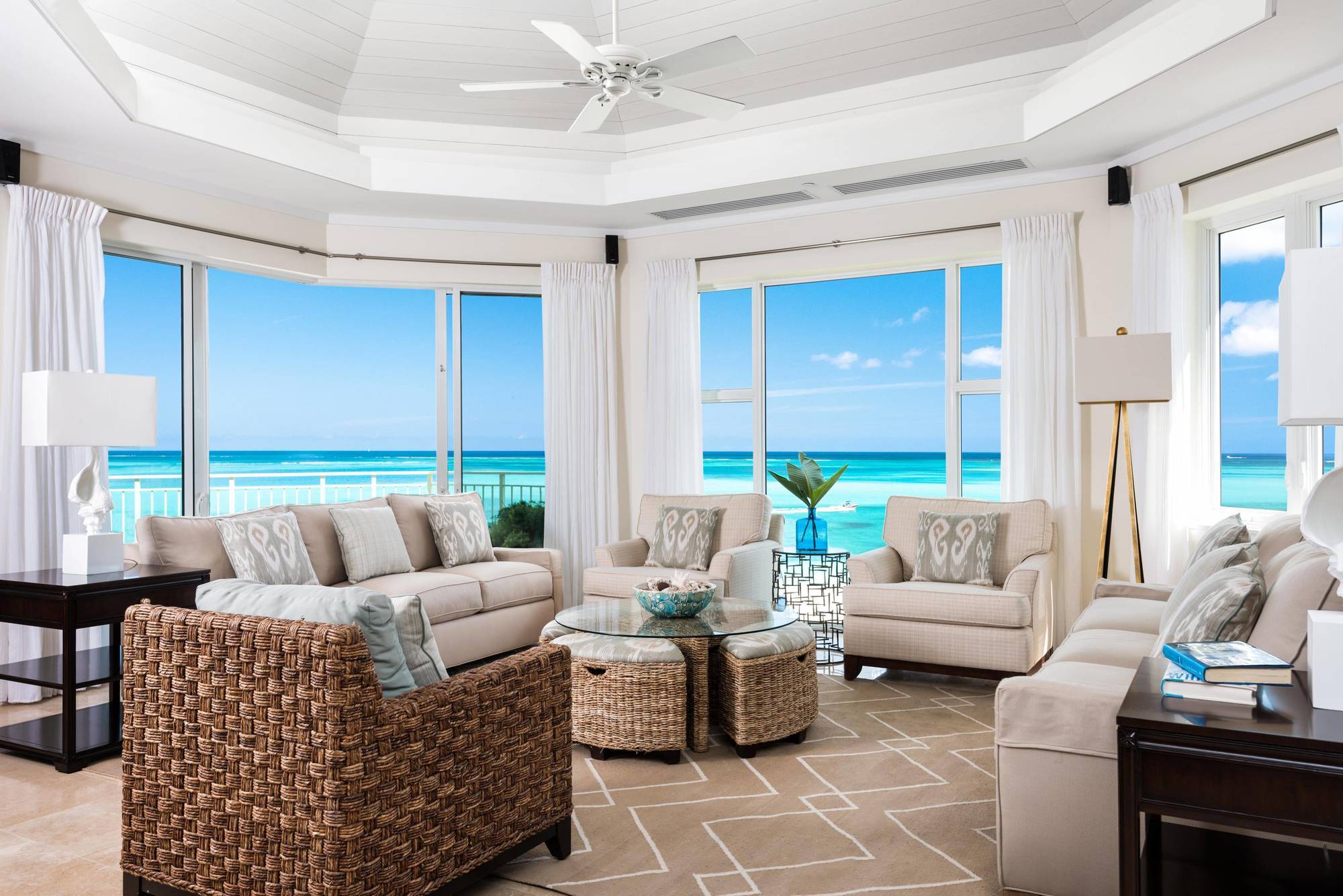 West Bay Club Hotel Грейс Бей Екстериор снимка