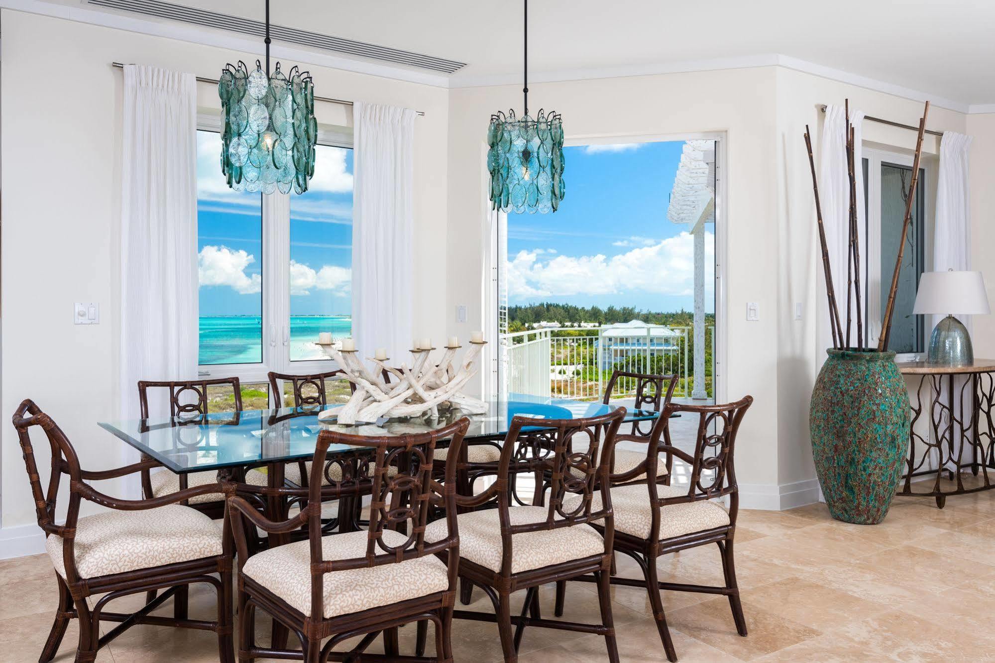 West Bay Club Hotel Грейс Бей Екстериор снимка